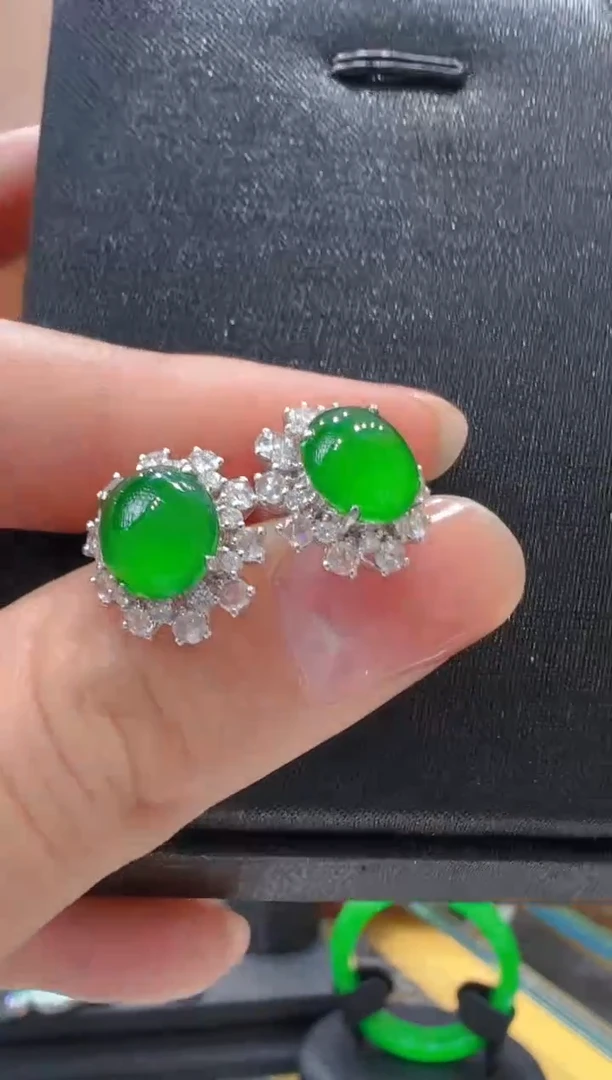 【闪购商品】翡翠耳钉18K金镶嵌