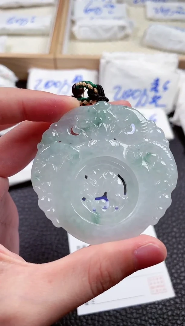 翡翠未镶嵌颈饰00006307