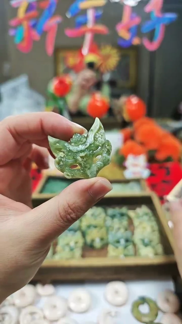 【闪购商品】蛇纹石玉颈饰合金吊坠