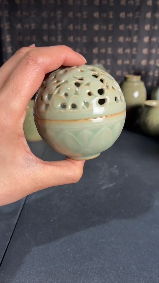 耀州窑仰山天青唐草纹小香薰