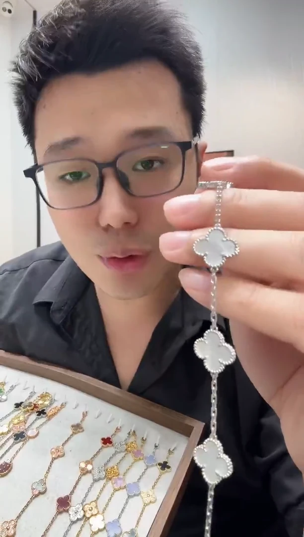 18K金镶嵌贝壳（贝母）手链白色k白，五花手链