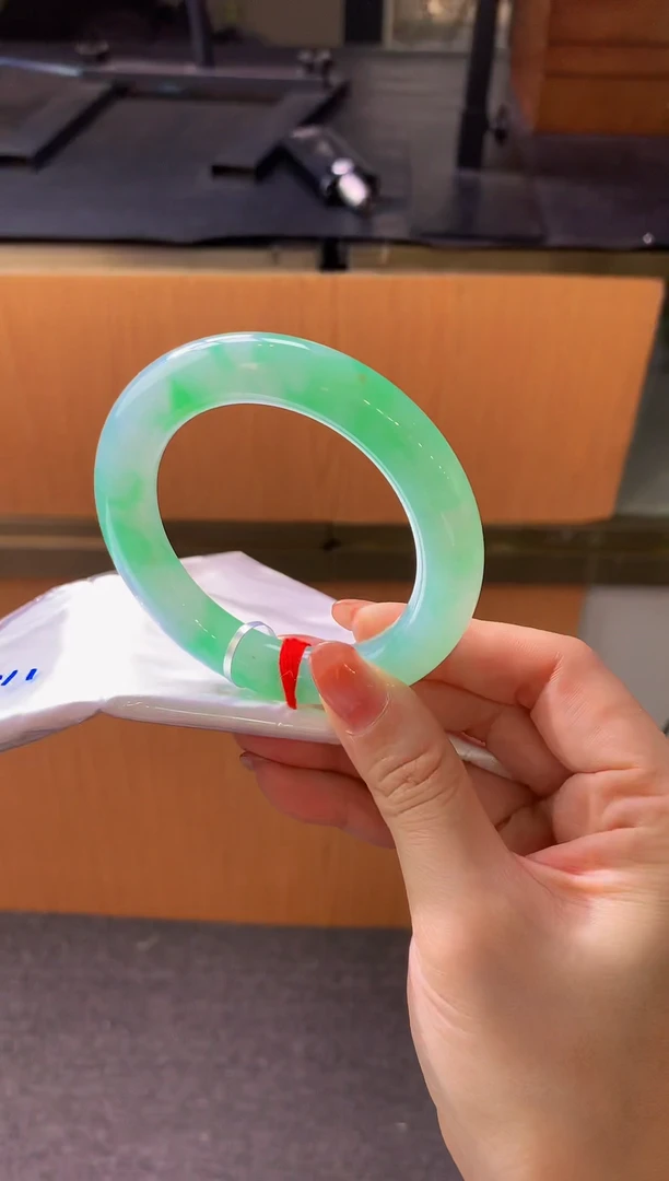 未镶嵌手镯翡翠-C665 圈口55.2 全款117万 定金2万