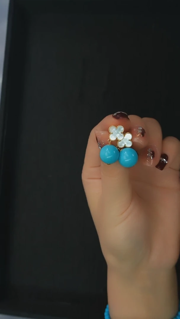 【闪购商品】绿松石耳钉18K金镶嵌发货一件