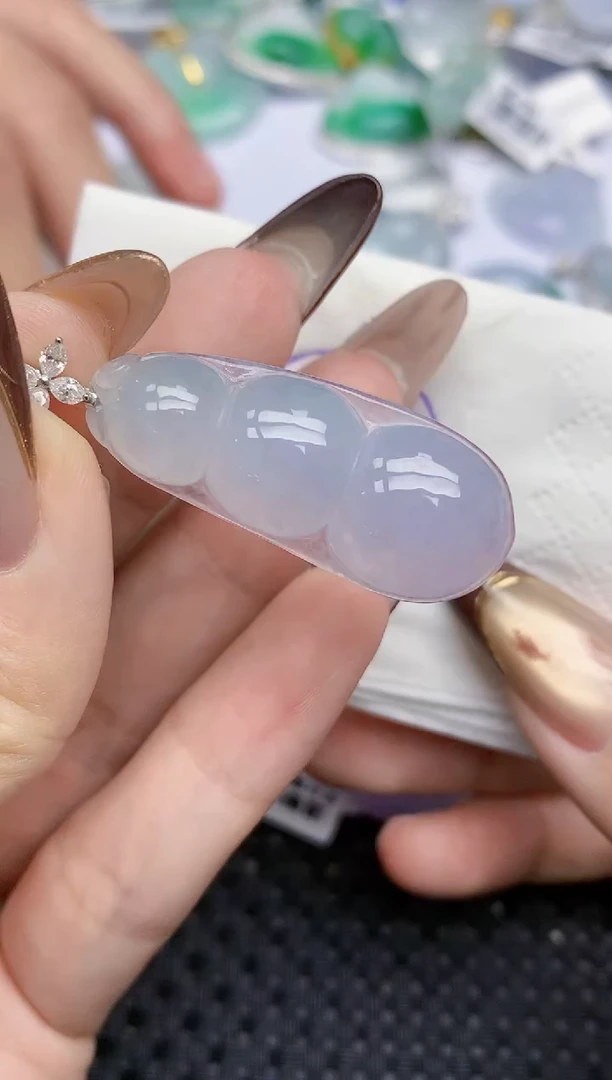 颈饰18K金镶嵌翡翠180   天然翡翠A货  百元以上9米证书费自理