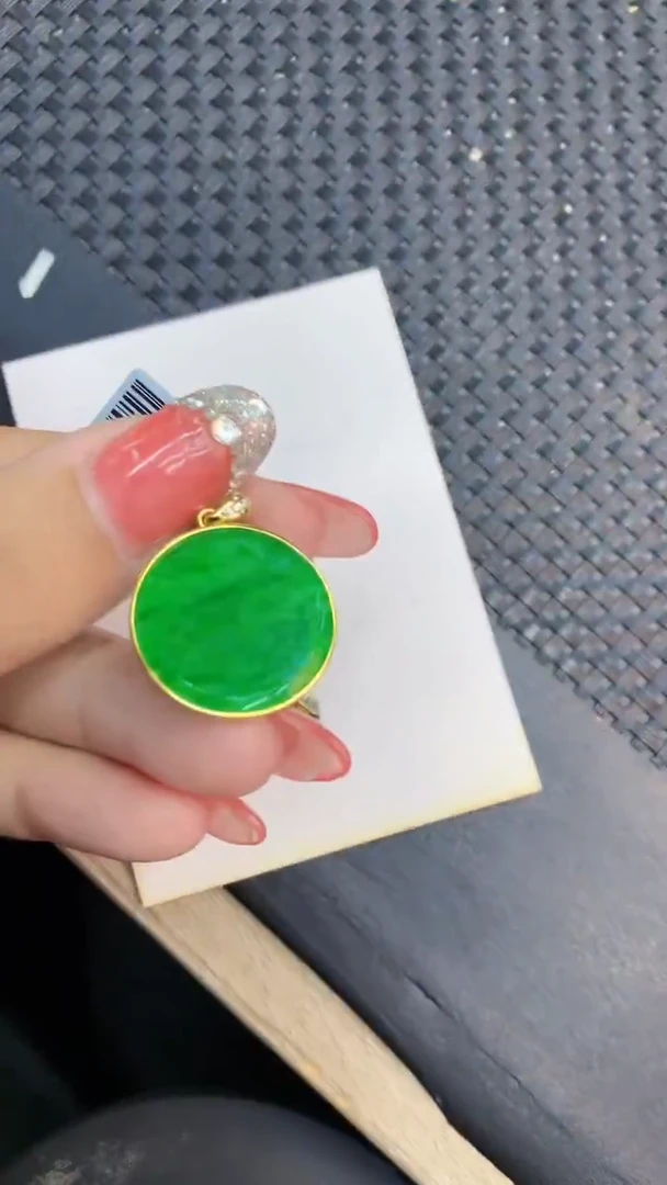 颈饰未镶嵌翡翠1