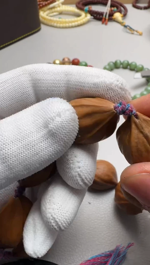 【闪购商品】橄榄核吊坠111111111111111