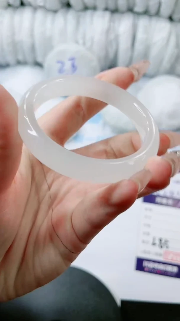 【闪购商品】石英质玉手镯未镶嵌多样性发货L85