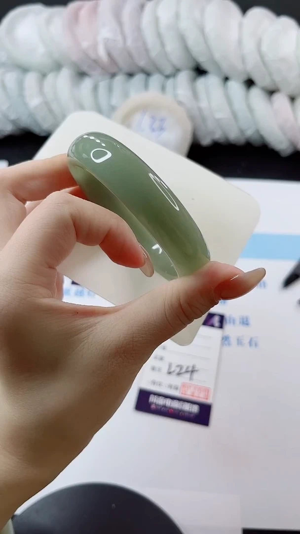 未镶嵌手镯石英质玉多样性发货L24