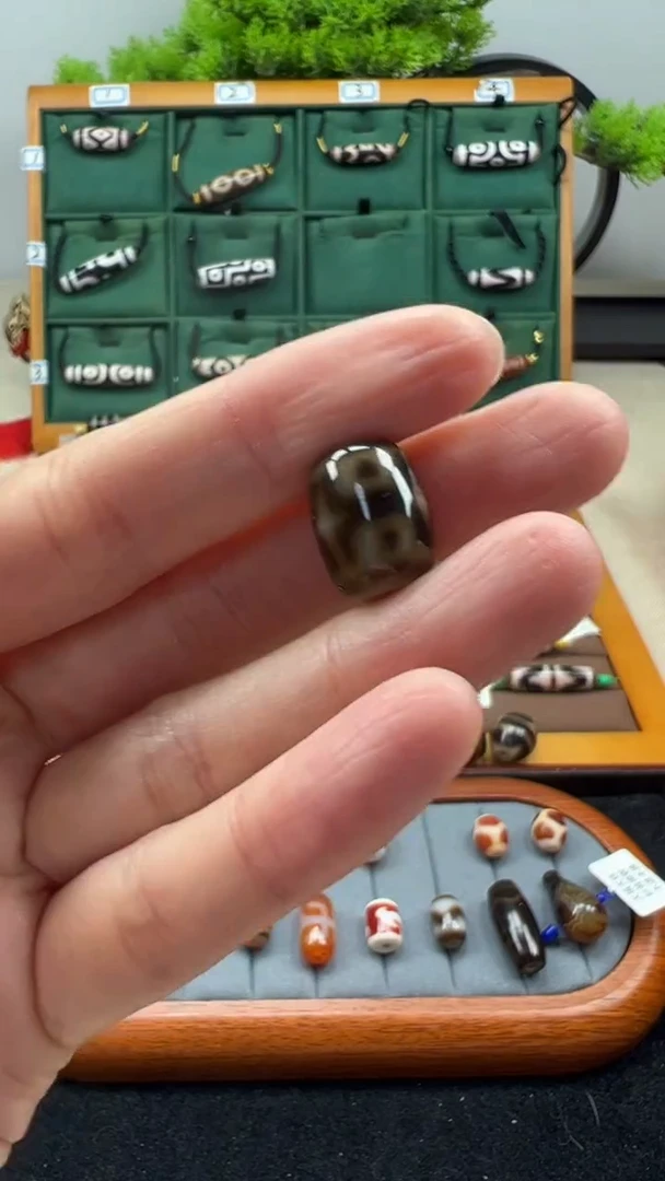 玛瑙/玉髓（覆膜）颈饰未镶嵌47.（微瑕随机发货）