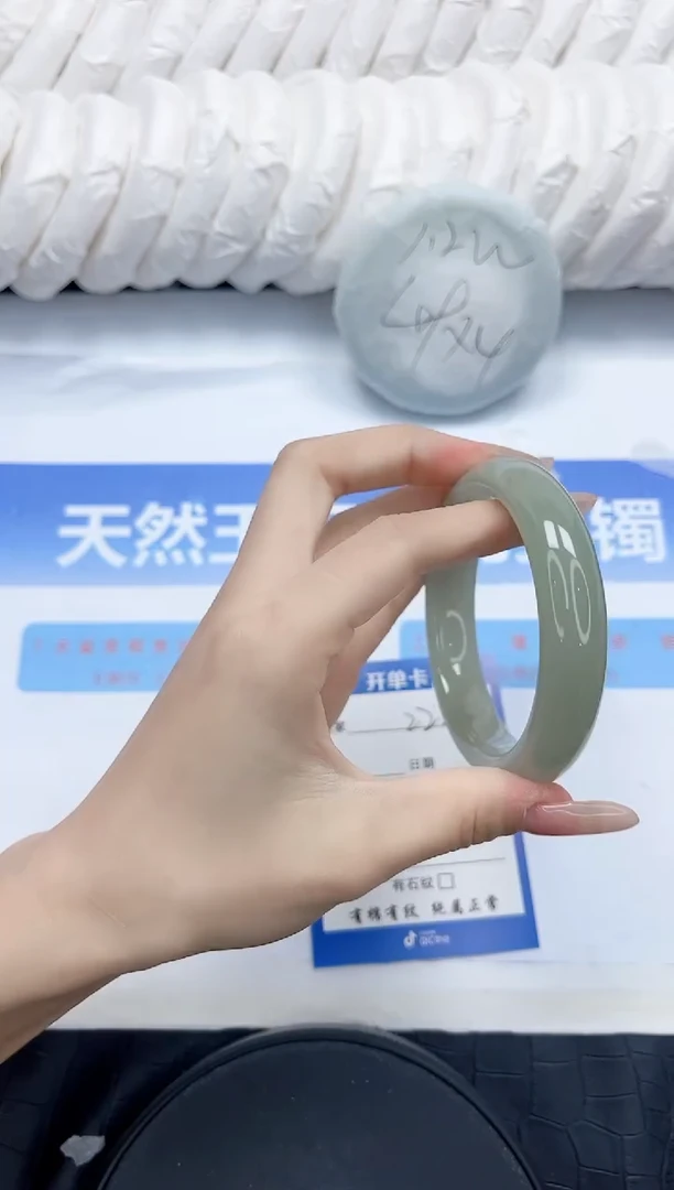 石英质玉手镯未镶嵌222-58