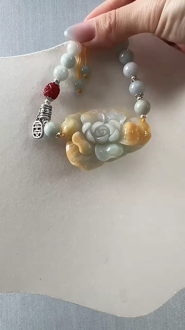 翡翠未镶嵌颈饰手花