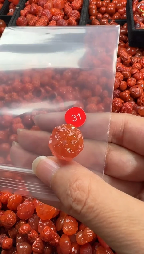 颈饰未镶嵌南红玛瑙1