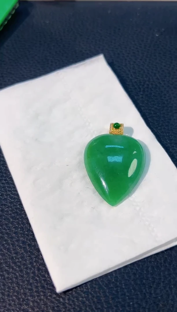 颈饰18K金镶嵌翡翠 缅料A货/支持复检/一件
