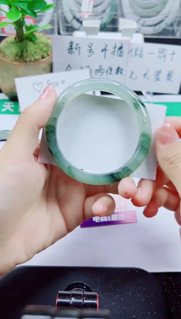 未镶嵌手镯石英质玉136-57/58/59