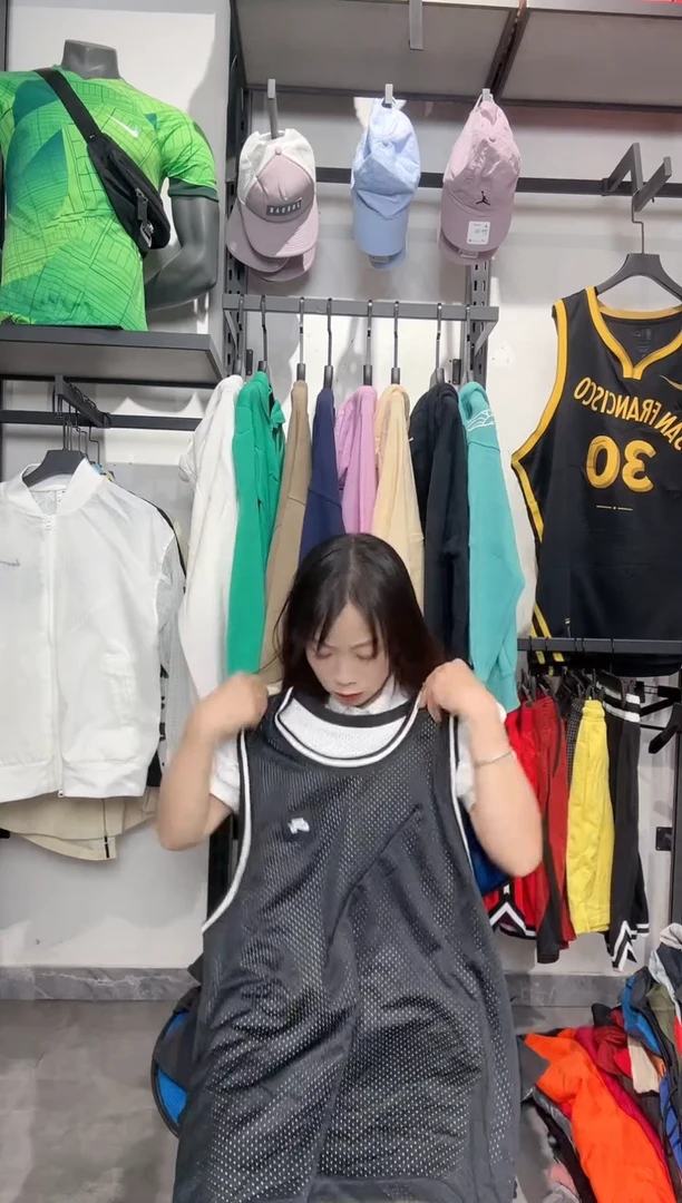 1619  编码 瑕疵款直播间过款为准 尺码175 L