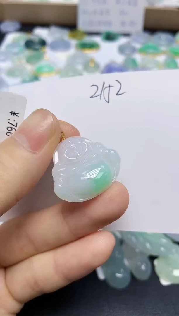 翡翠18K金镶嵌颈饰天然缅甸翡翠A货
