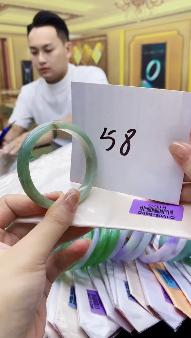 未镶嵌手镯翡翠AAAA