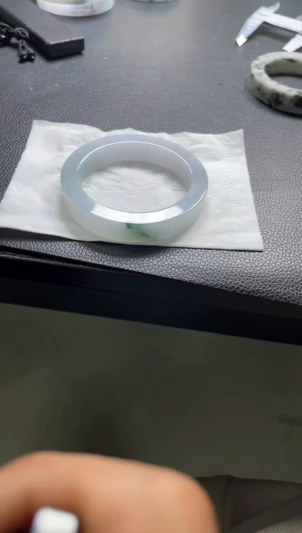 定制翡翠手镯未镶嵌辣*发一件