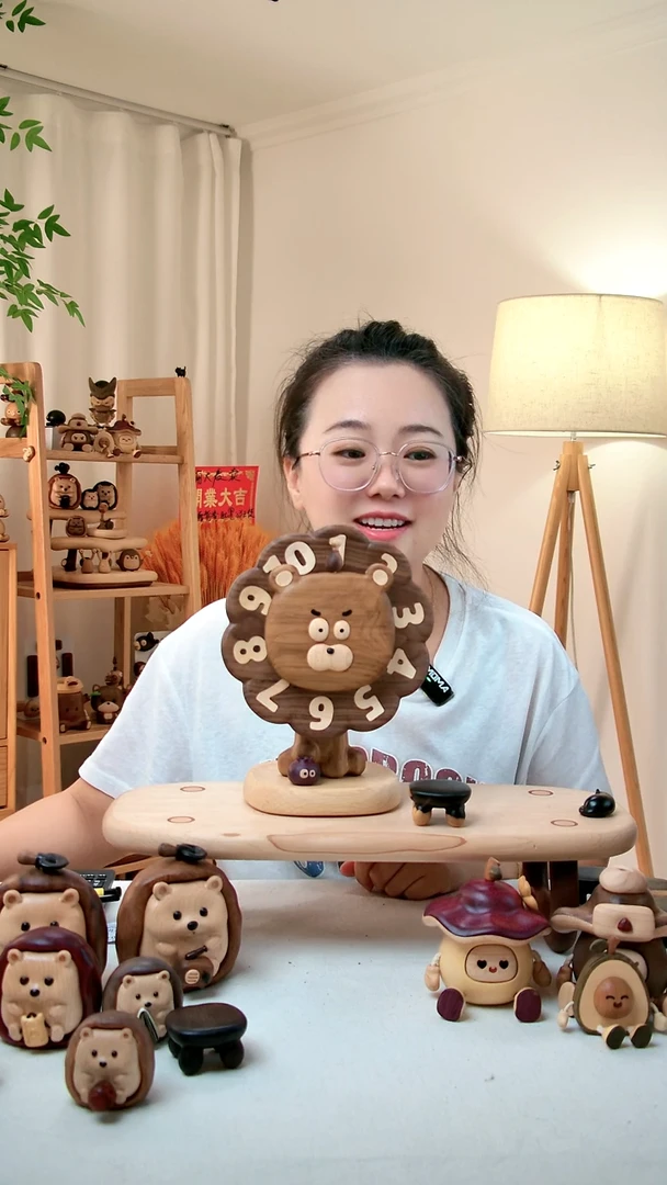 ?****薇四月里蔷薇  紫光檀白皮小凳子