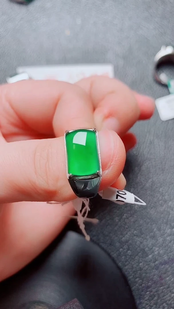 翡翠戒指银S925镶嵌翡翠