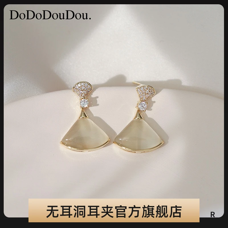 铜合金耳饰 高级感小裙子刘亦菲耳饰无耳洞耳夹耳坠新高轻奢时尚