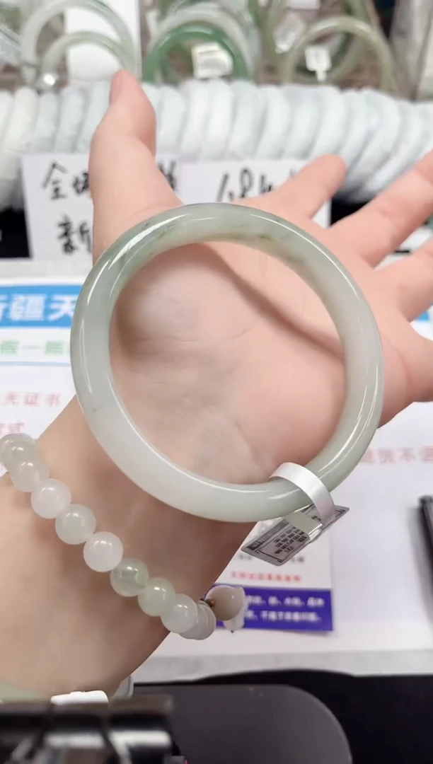 未镶嵌手镯石英质玉182-61/62