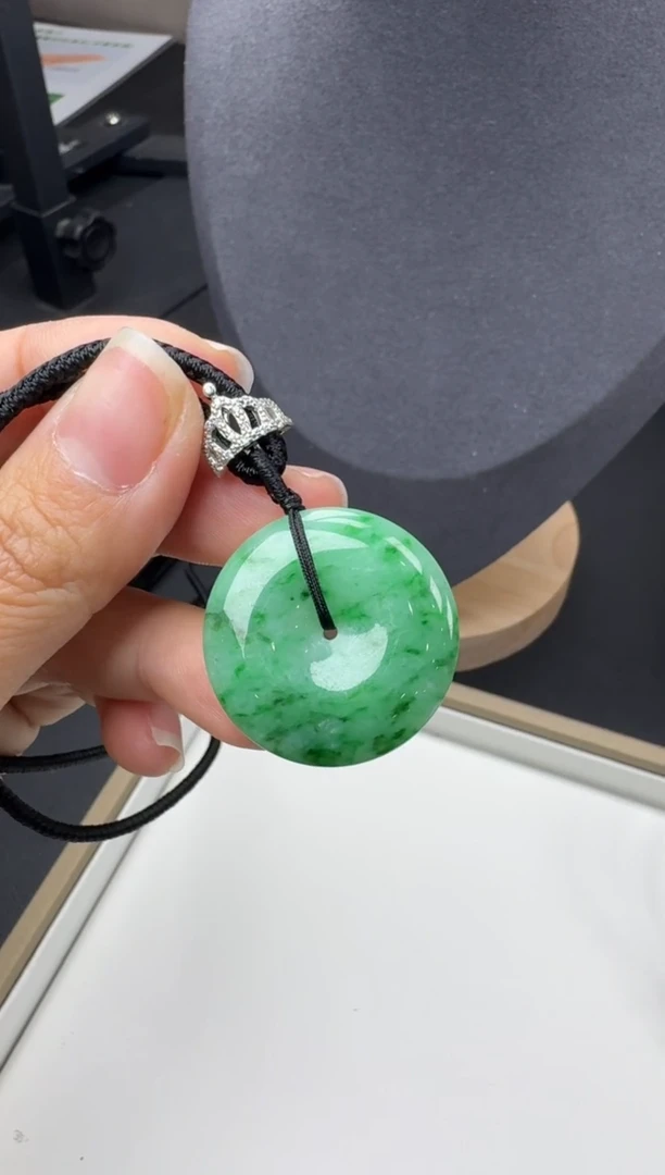 【闪购商品】翡翠颈饰未镶嵌YM1151-2平安扣