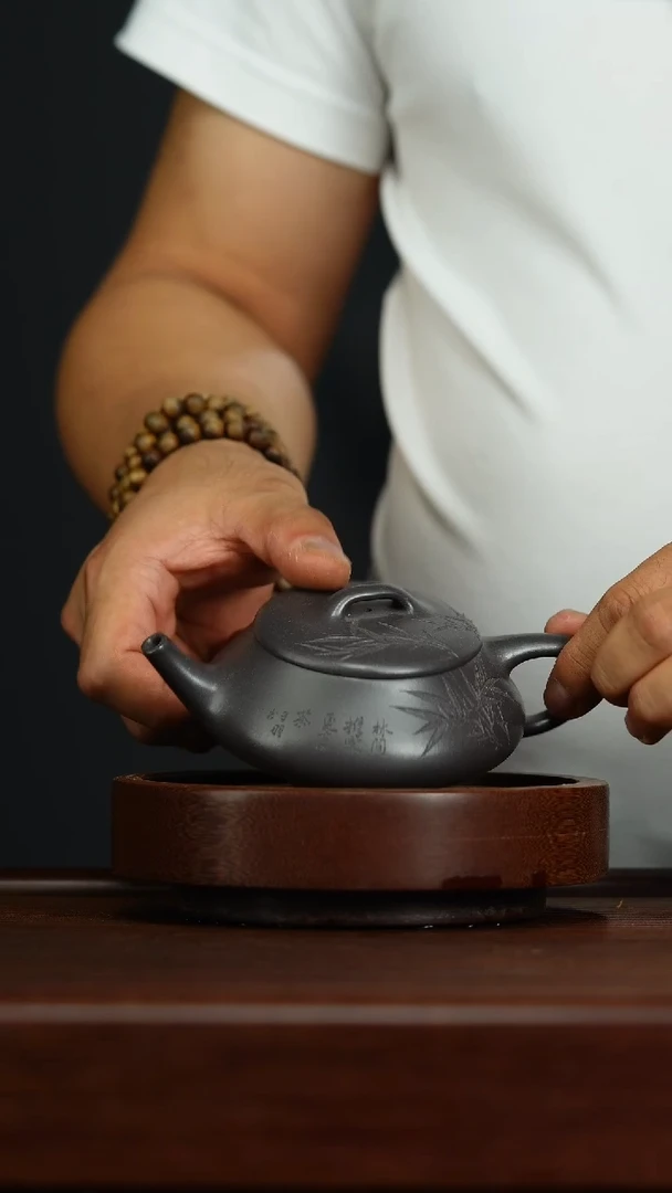 茶壶紫砂L11  大水潭石瓢壶