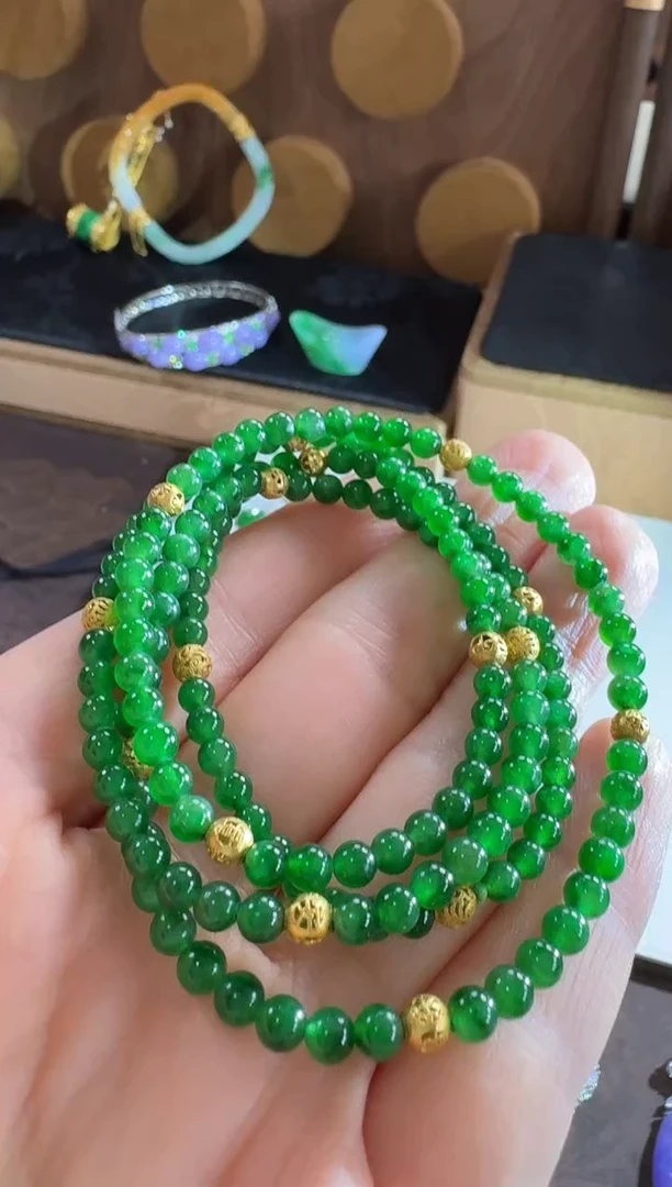 颈饰18K金镶嵌翡翠珠串