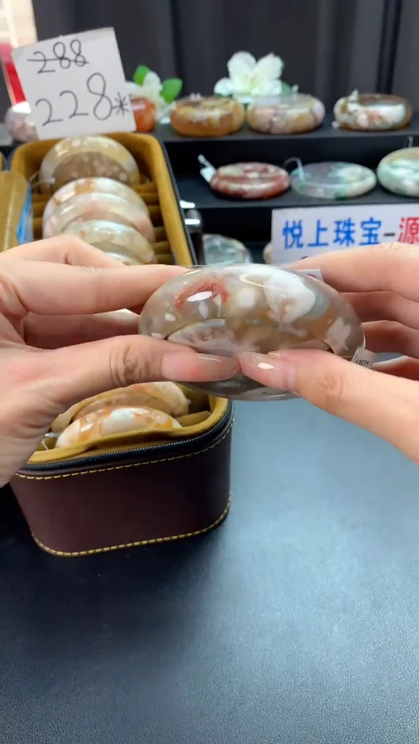 未镶嵌手镯石英质玉（60圈口）赠送镯心
