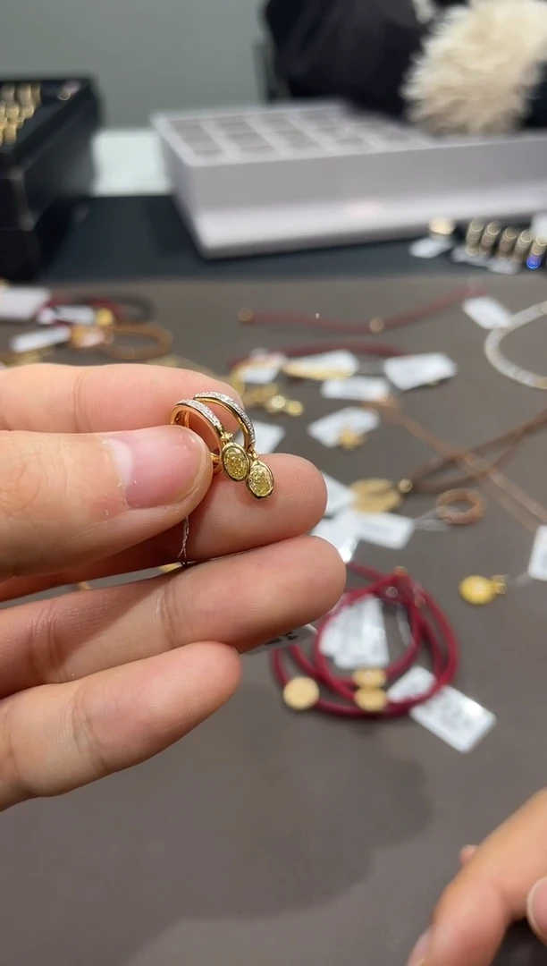 【闪购商品】钻石耳饰18K金镶嵌TA0211-1620-503