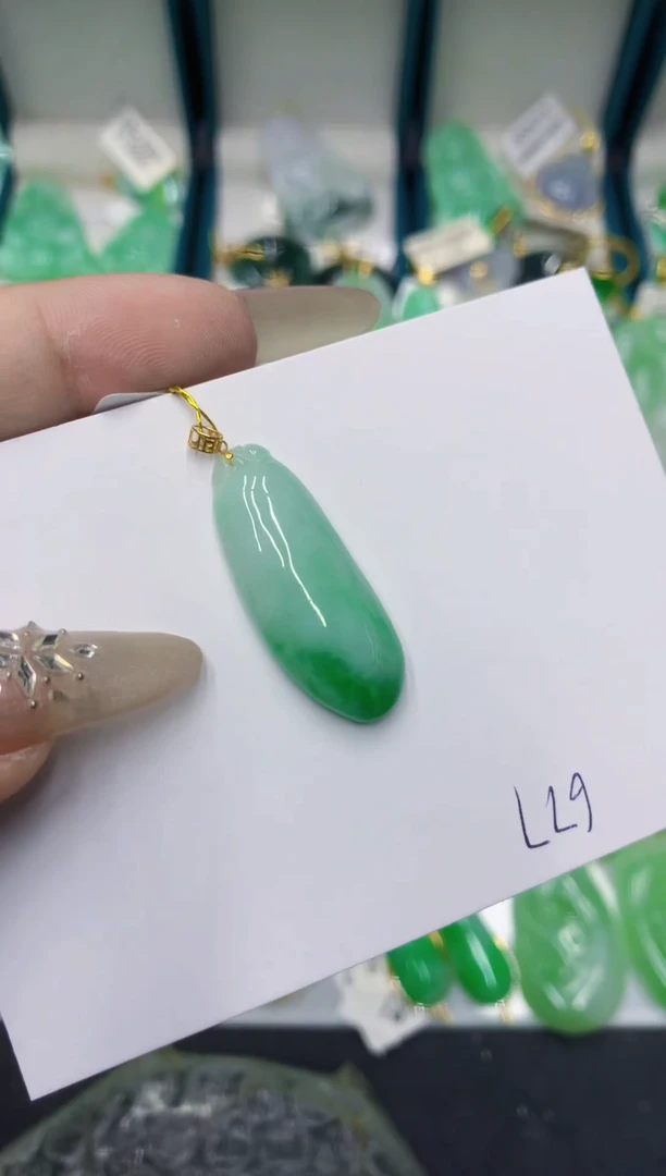 颈饰18K金镶嵌翡翠111111