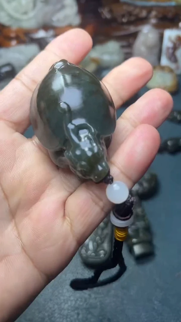 未镶嵌和田玉把件-