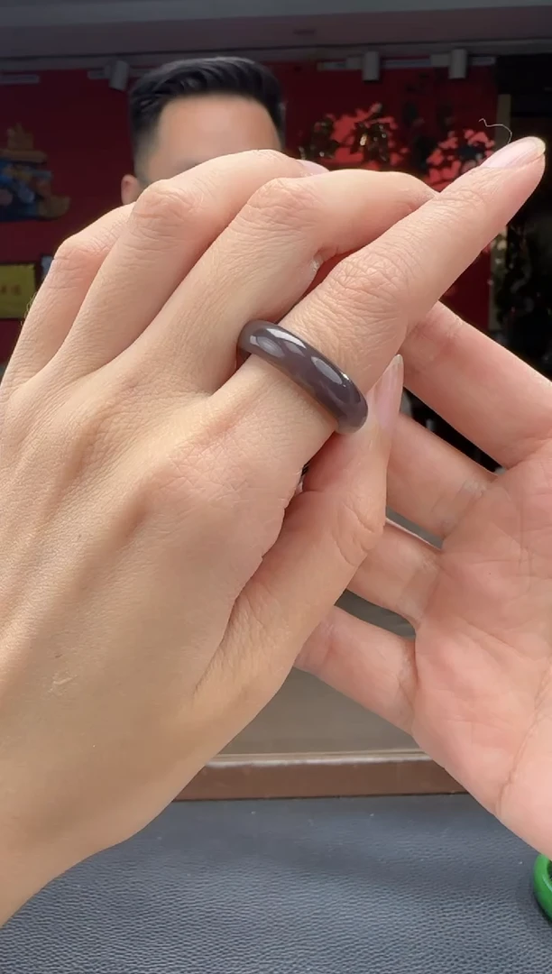 颈饰未镶嵌和田玉烟紫戒圈