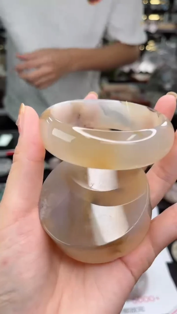 【闪购商品】石英质玉手镯未镶嵌61圈口（不退不换）1681293