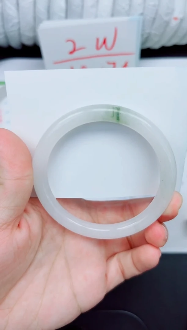 石英质玉手镯未镶嵌168-61