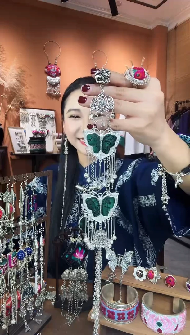 【闪购商品】刺绣纯手工民族风压襟