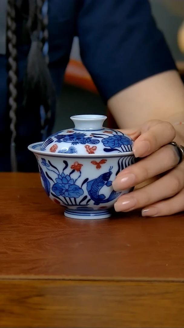 陶瓷鱼藻纹青花釉里红两才盖碗 136