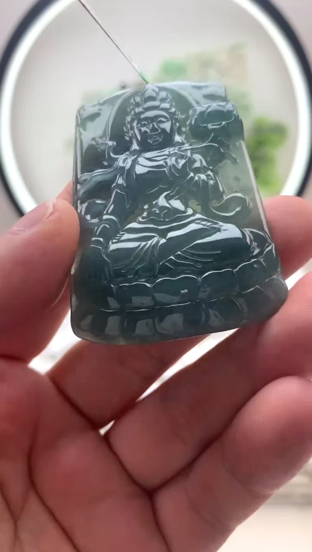 颈饰未镶嵌翡翠大势至