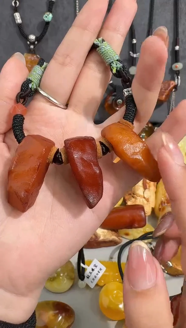 未镶嵌琥珀裸石静**涡琥珀
