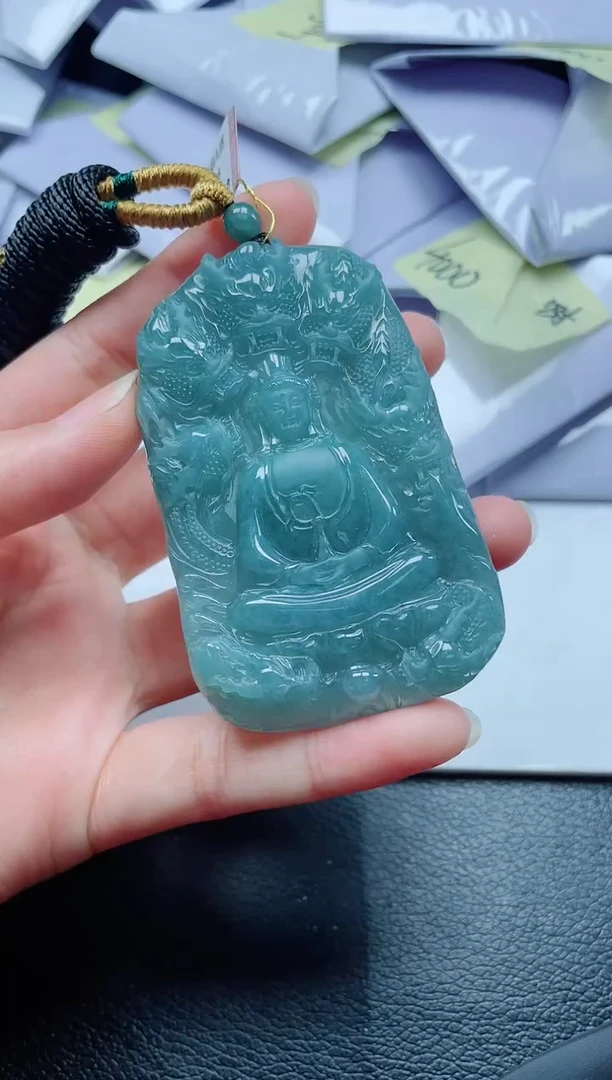 翡翠未镶嵌颈饰