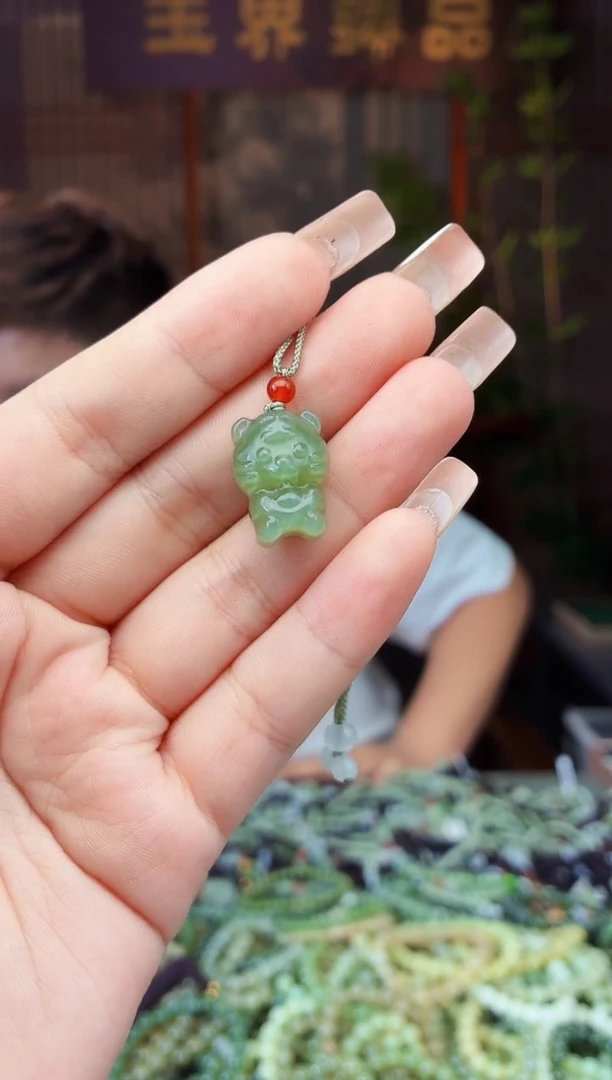 和田玉未镶嵌颈饰拍一发一