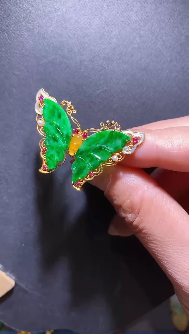 18K金镶嵌戒指翡翠翡翠蝴蝶戒指