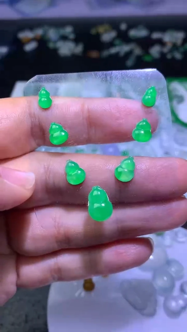 未镶嵌定制翡翠毛货