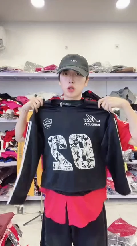 精品闪电购女装68M