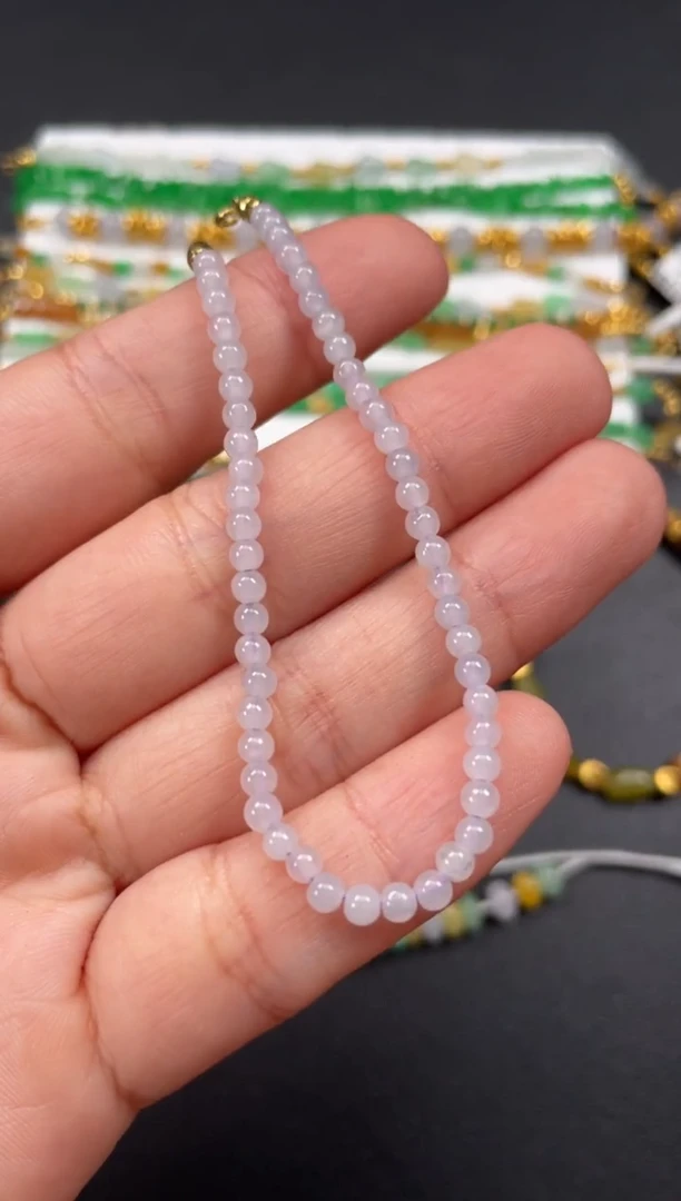 套链18K金镶嵌翡翠一条   P193