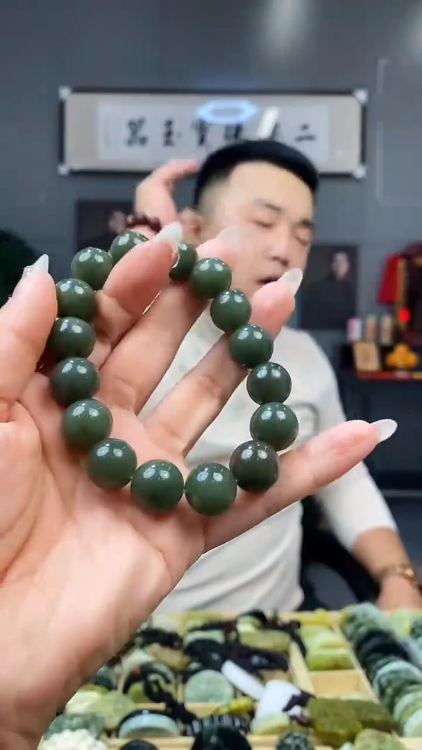 未镶嵌岫玉手串+14