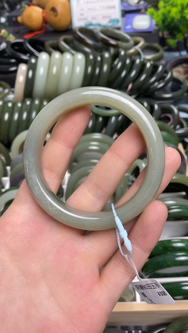 未镶嵌手镯和田玉顺**然58.5