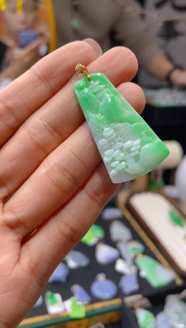 【闪购商品】翡翠颈饰18K金镶嵌假一赔三