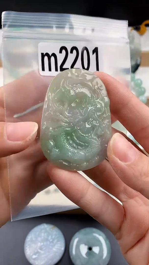 颈饰未镶嵌翡翠天然翡翠吊坠挂件